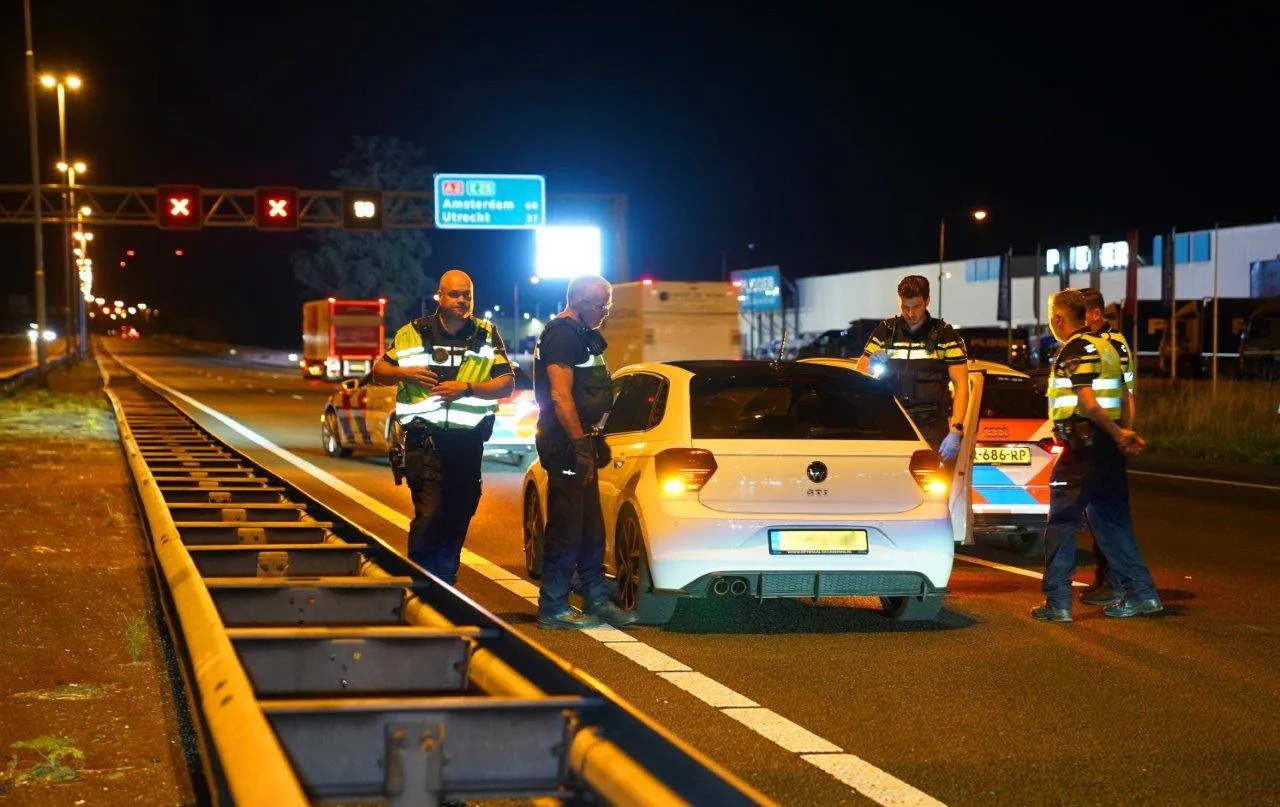 2025-07-18_Meesters_Multi_Media_Foto`s_Waarschuwingsschoten_Gelost_Na_Achtervolging_A2_Zaltbommel1