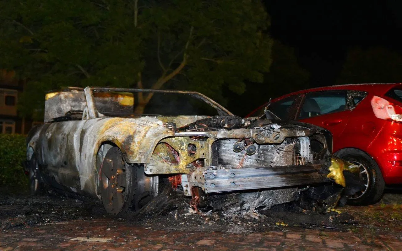 2025-07-25_Meesters_Multi_Media_Foto`s_Drie_Auto`s_Door_Brand_Verwoest_Van_Reysstraat_Den_Bosch3