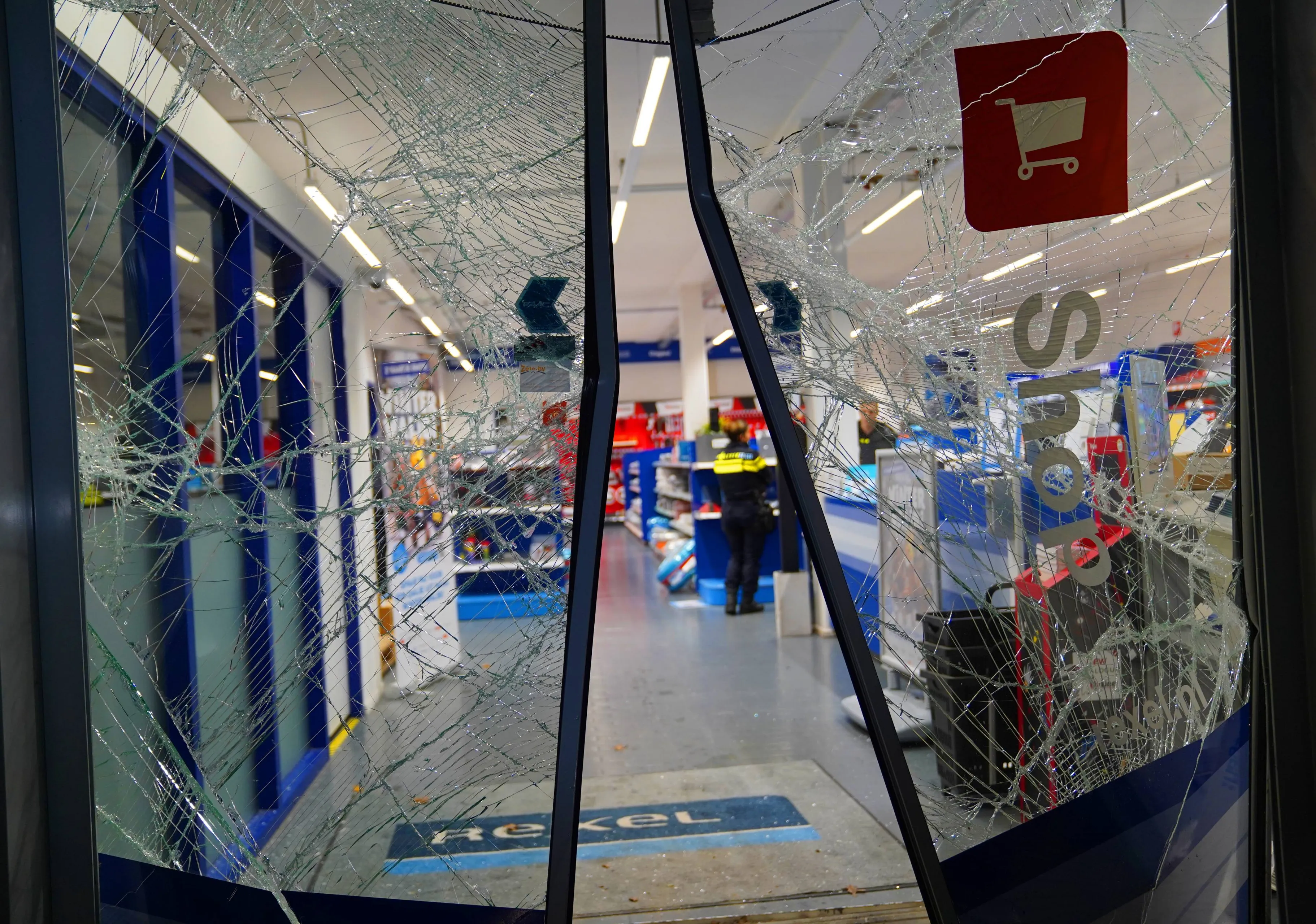 702beec1-53d2-4c9e-a9fd-f2d258e54122