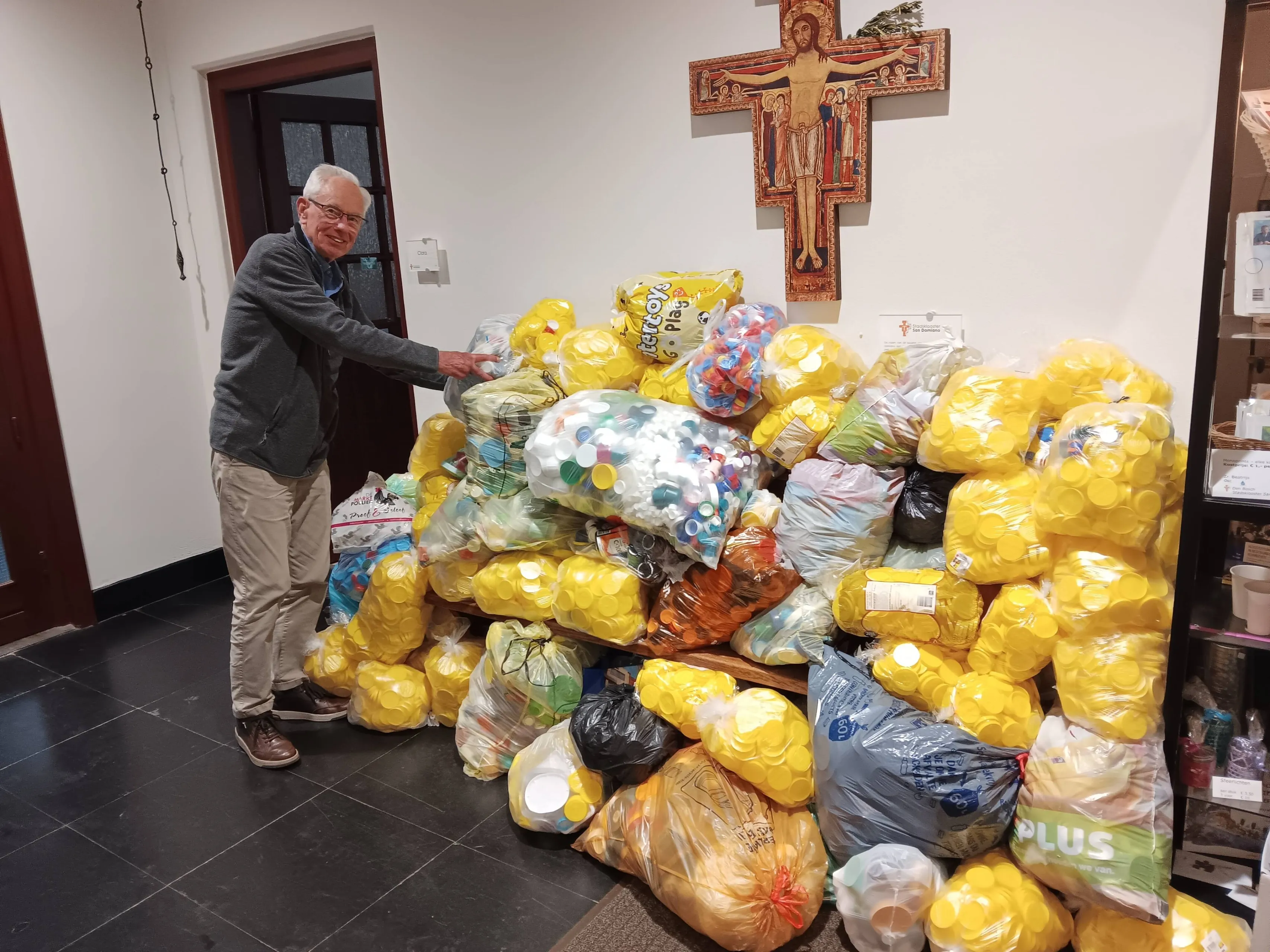 Stadsklooster inzamelpunt plastic doppen