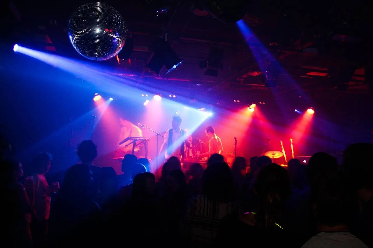 performance-376810_1280