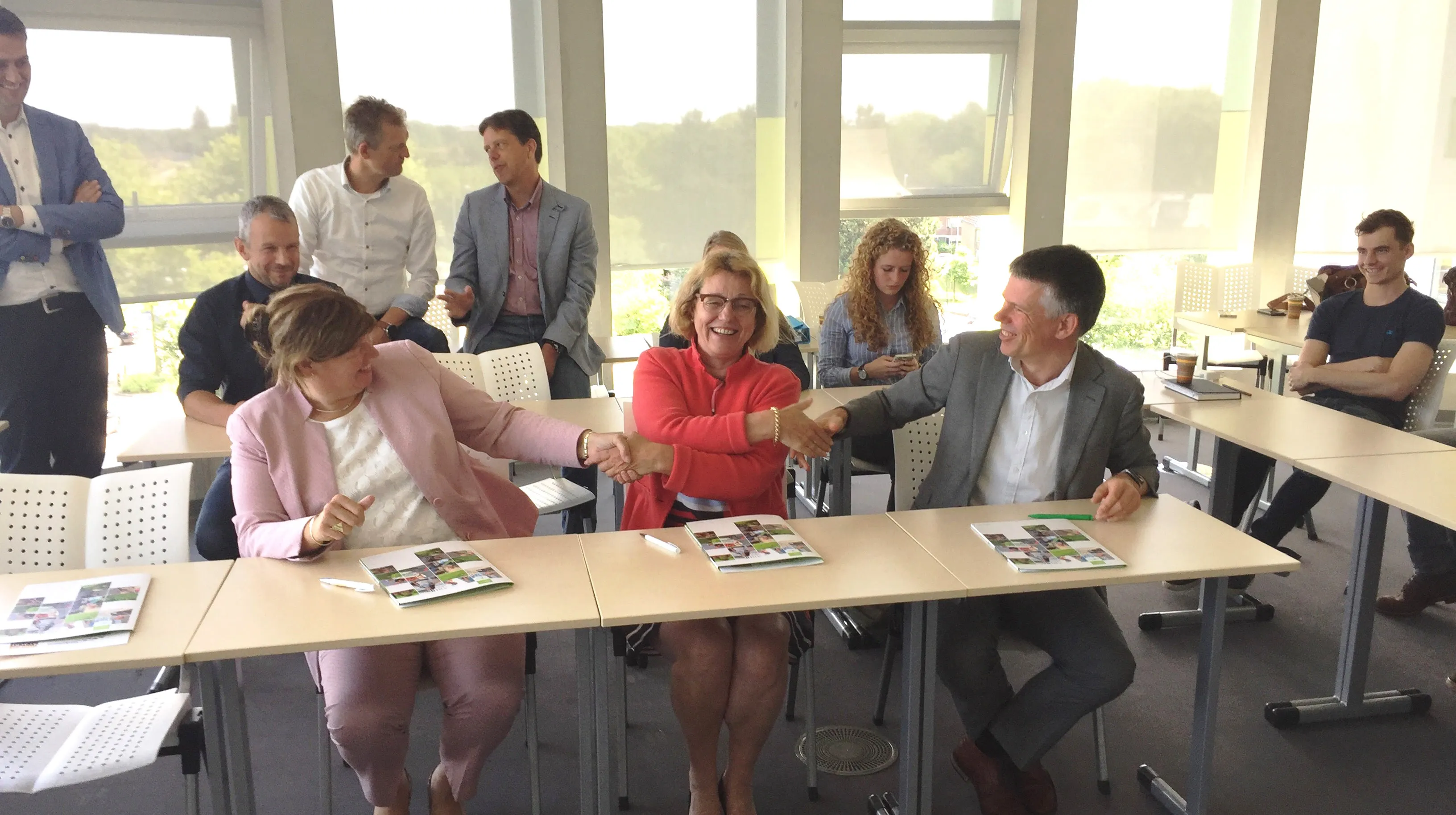 04071027 ondertekening saxion 2