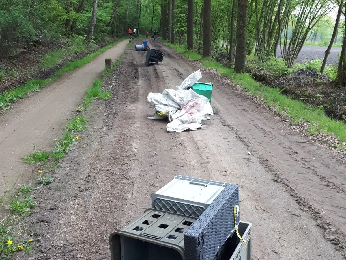 db8zdjkxcau urh e1525006295360