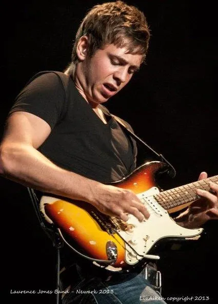 unwsdkb9ufg60rqlfdcjaerrs lawrence jones band