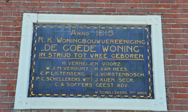 w2gwjmlg7amr9v0ul4er3n83b vieya100jaar