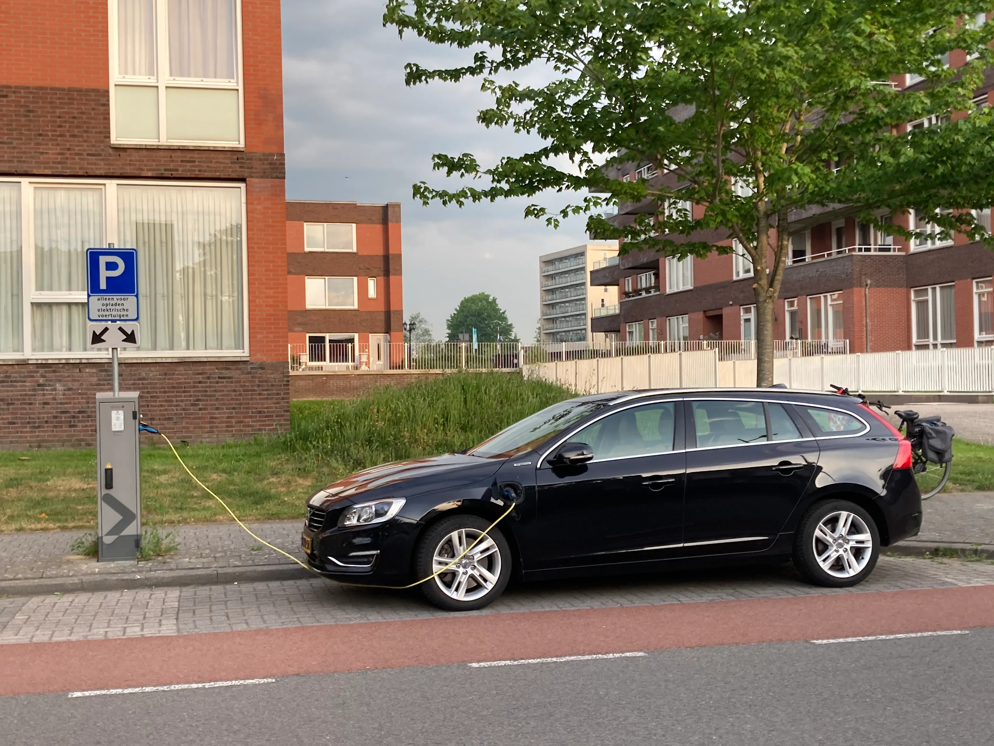 1-laadpaal-klokkenslag