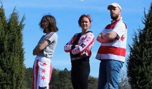 drentse-vlaggenhijsers2