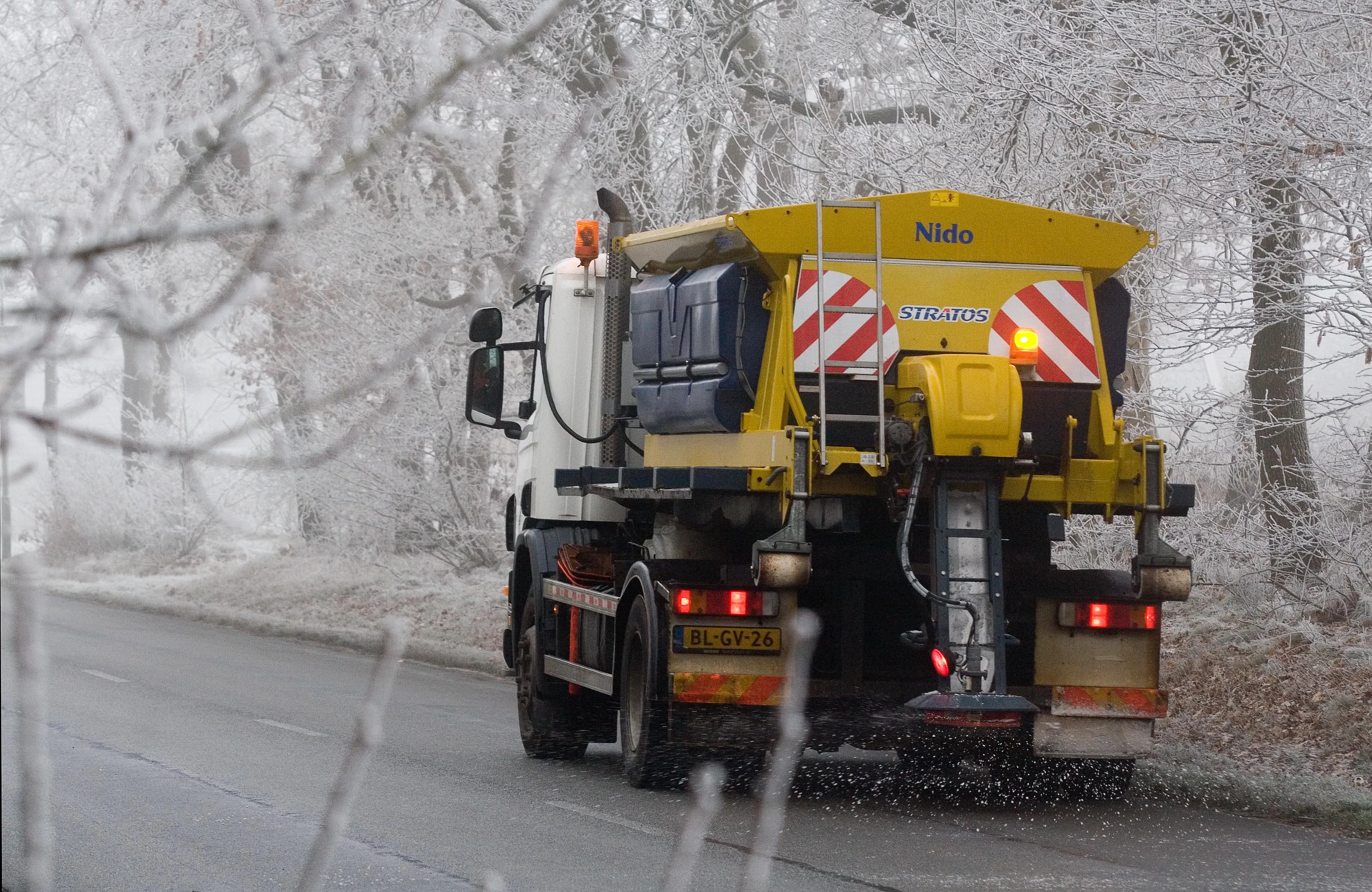 emmen-gladheid-strooiwagen-gemeente
