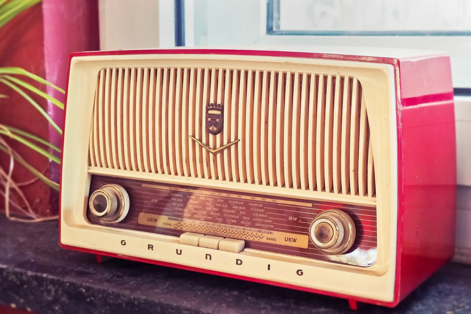 emmen-radio-pixabay