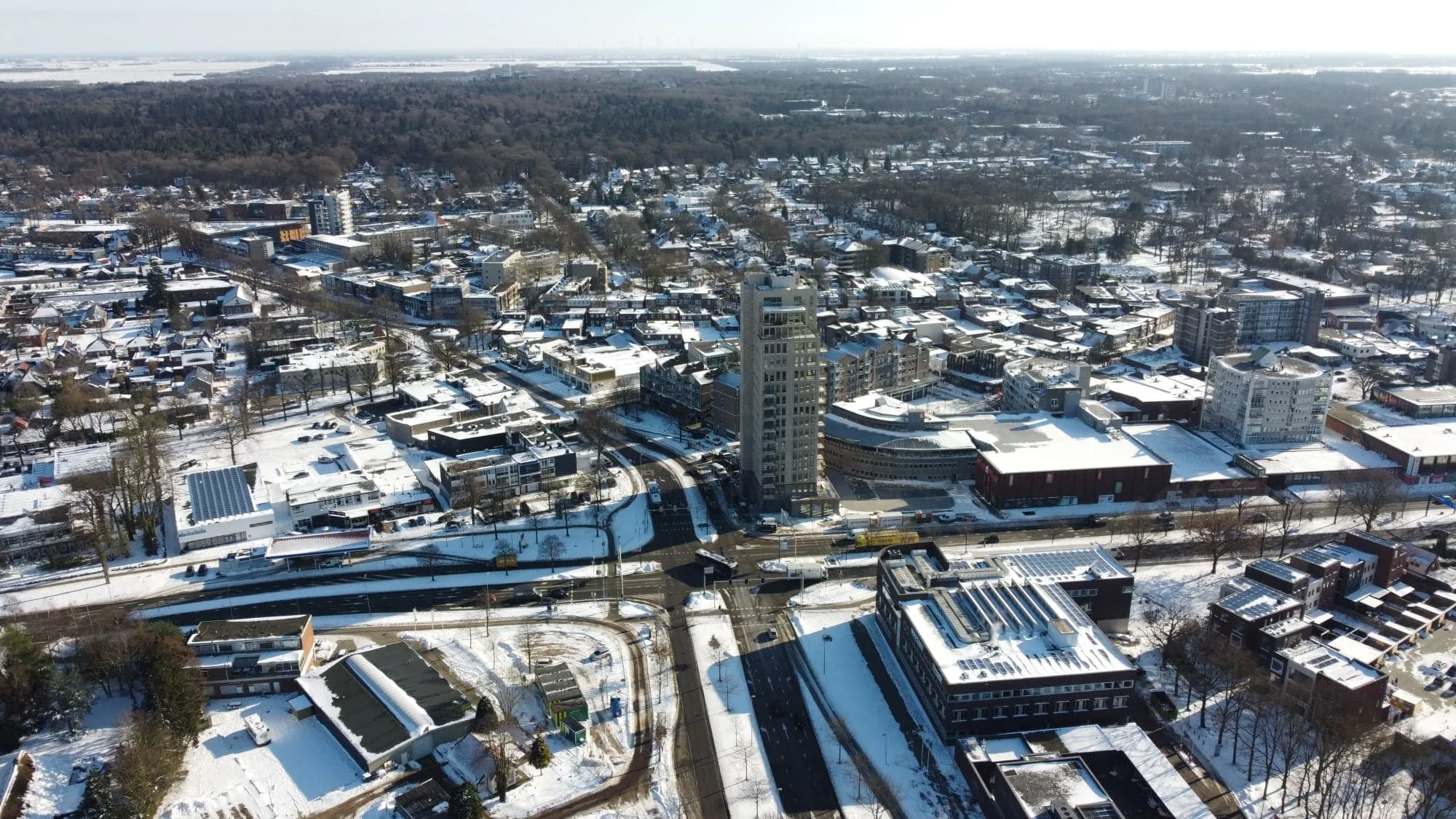 hondsrugtoren-emmen-bij-sneeuw-henk-reinders