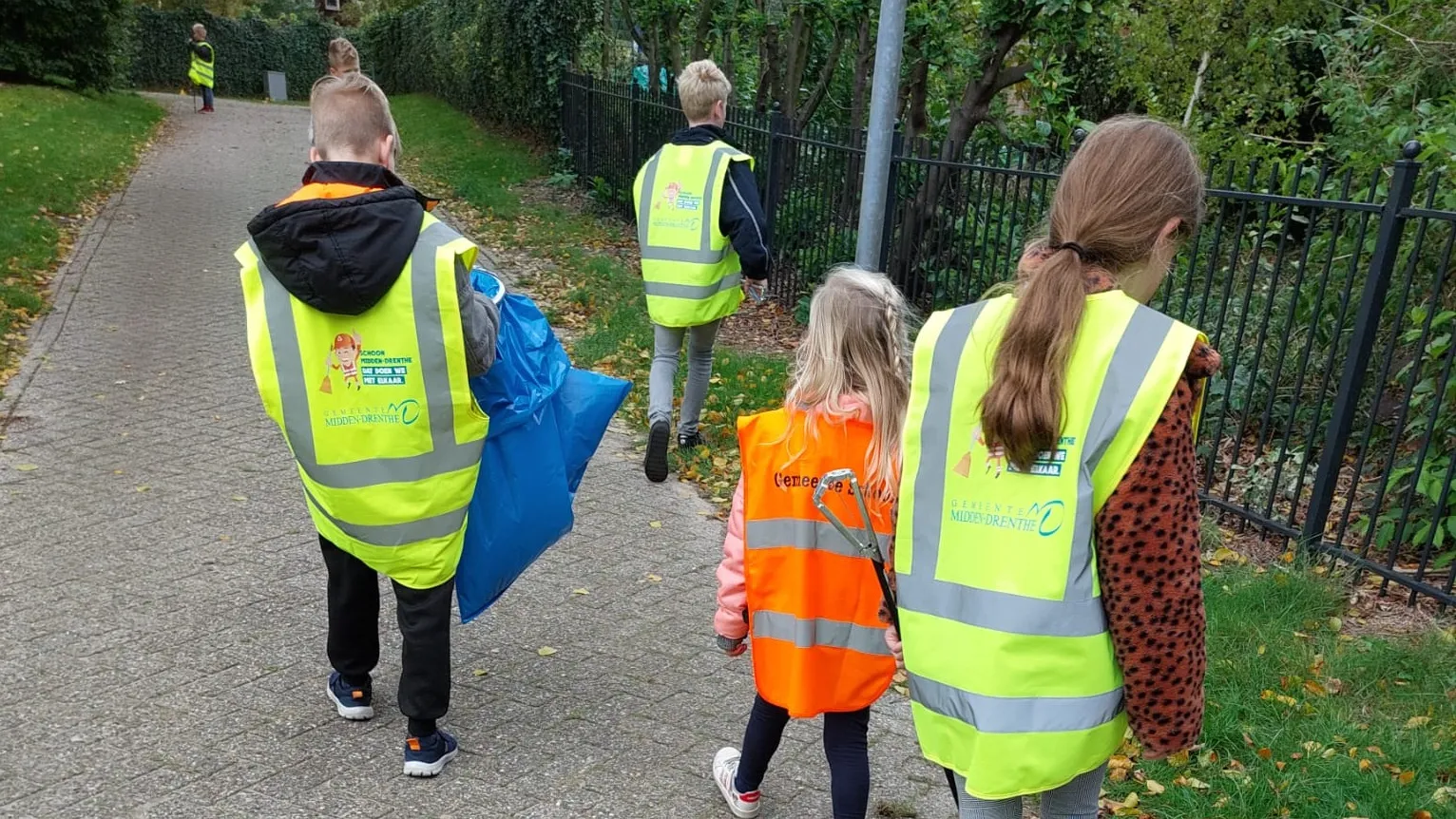 kinderen-van-ikc-meester-siebering-zorgen-voor-een-groene-omgeving-in-nieuw-balinge