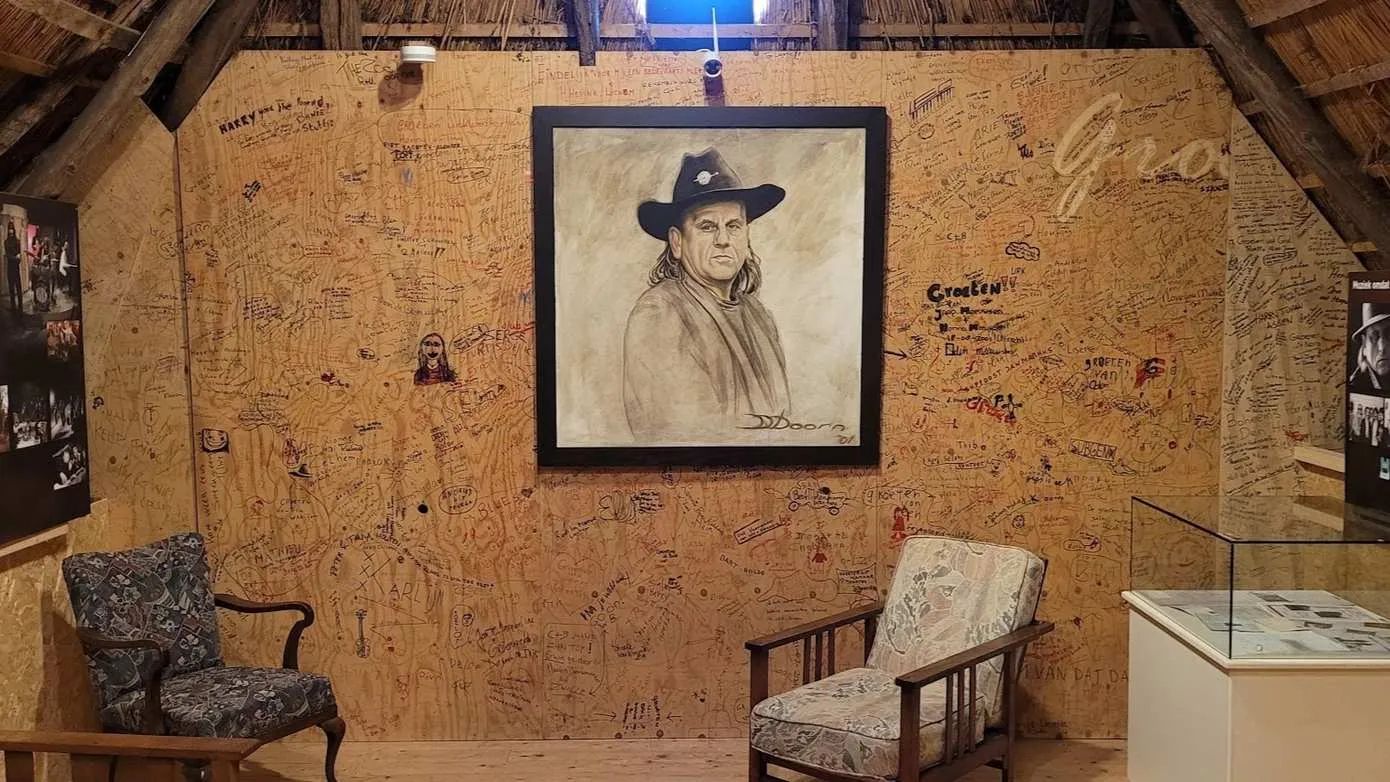 Muskee portret op zolder