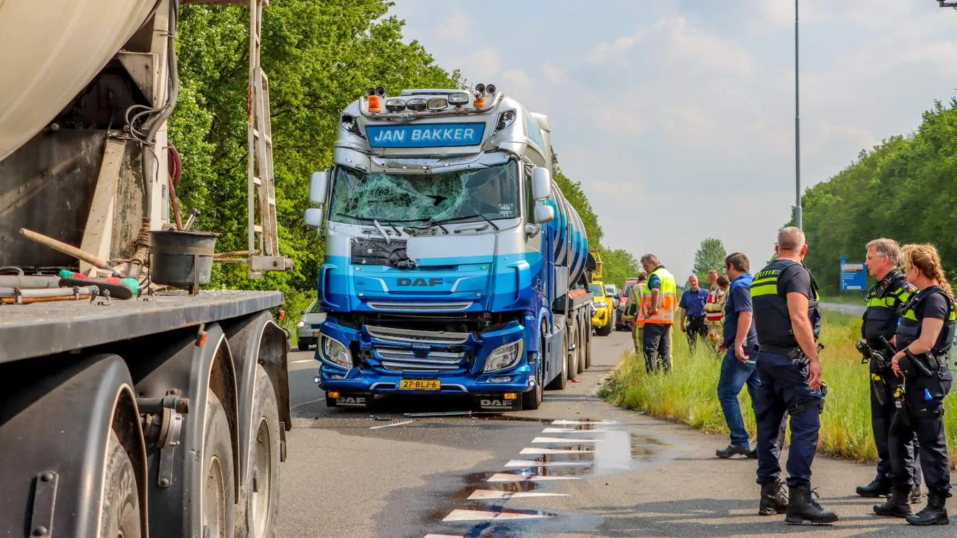 ongeval-vrachtwagen-emmen