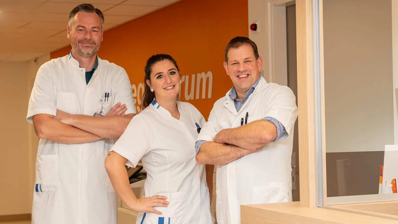 orthopeed-peter-koot-doktersassistent-danique-knotter-orthopeed-benjamin-van-t-hof