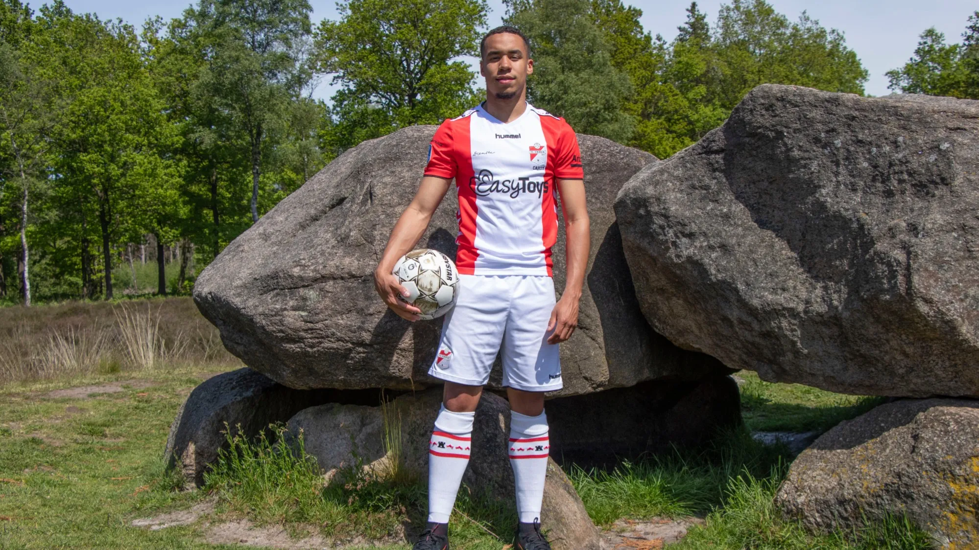 persbericht-luciano-carty-tekent-profcontract