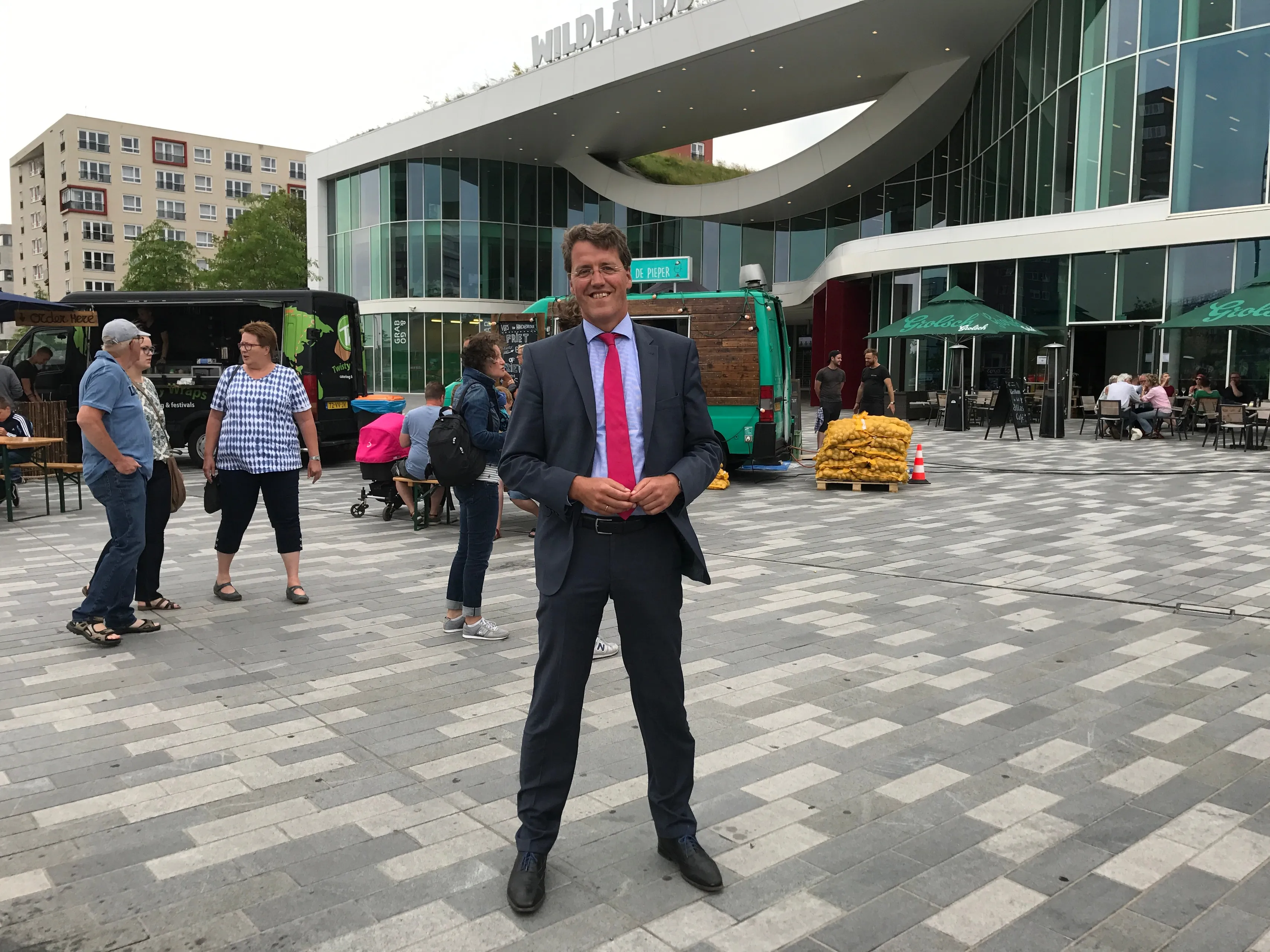 van-oosterhout-raadhuisplein