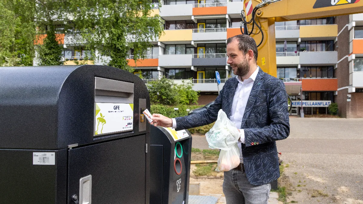 wethouder-van-der-weide-gebruikt-gfe-zuil