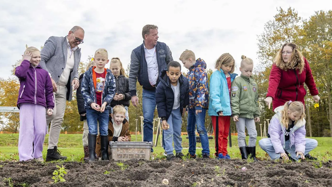 251105 Bianca Verhoef opening diversiteitspark voedselbos basisschool De Zwaluw Zandpol weth Jakobs 54A0199