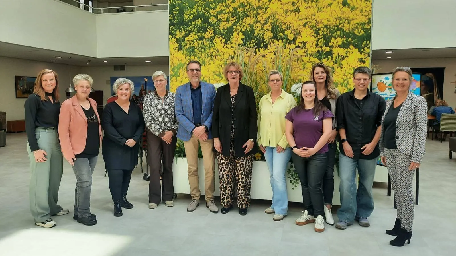 Groepsfoto Onderwijs en zorg werken samen aan competentiegericht leren