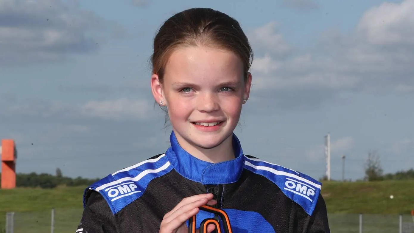 Girlpower Demi Beuving podium bij karting in Assen
