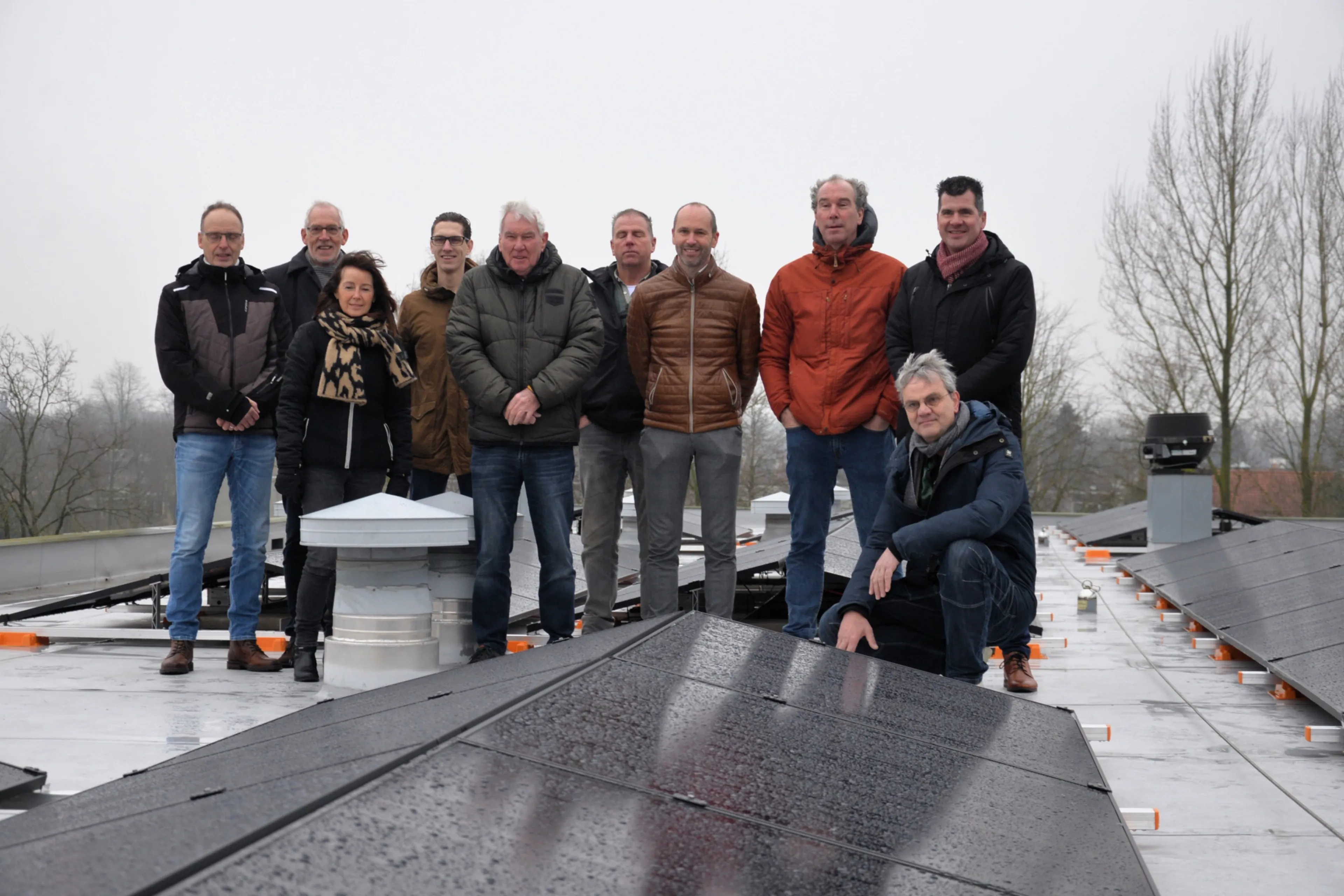 opgewekt drimmelen met leden en wethouder vissers foto gerard van vugt