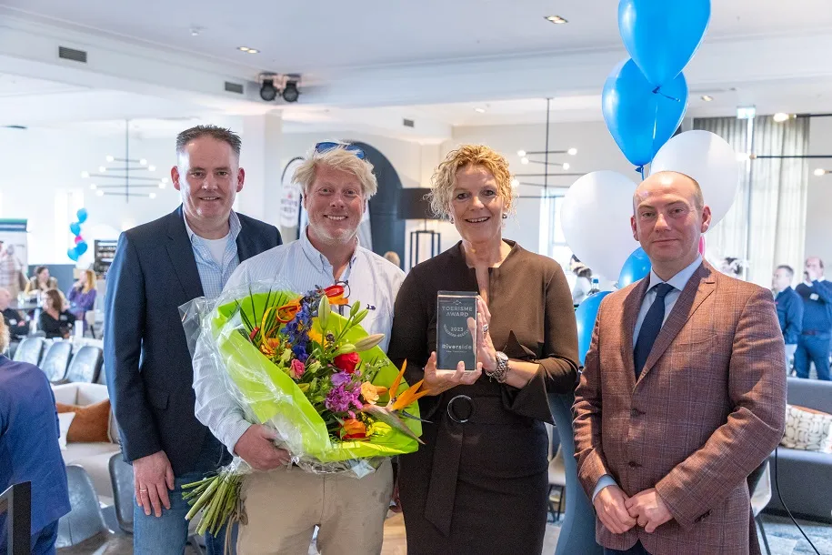 4296 09a3d2f92f883d0d133ed2f94d01d139