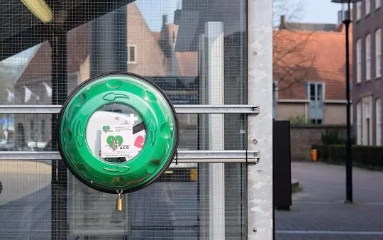 6717 fullimage aed buitenkast