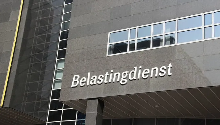 800px belastingdienst amsterdam 1 715x408