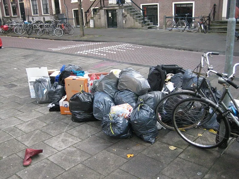 800px vuilnis amsterdam public domain user lijjccoo