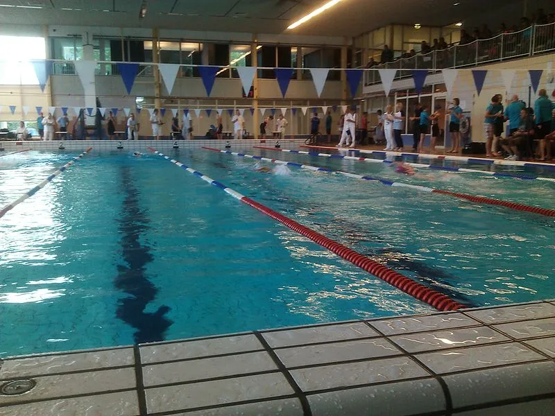 800px zwembad de kwakel 20120929 152355 edoderoo cc by sa 30