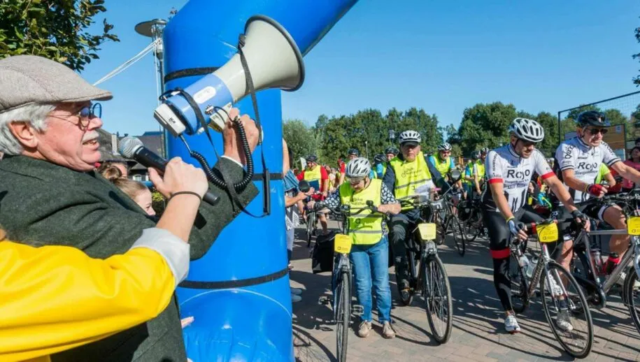 alzheimercafefietsencd026f9d662275d7bc4678fda53050b472fd78e6 scaled 915x518 1