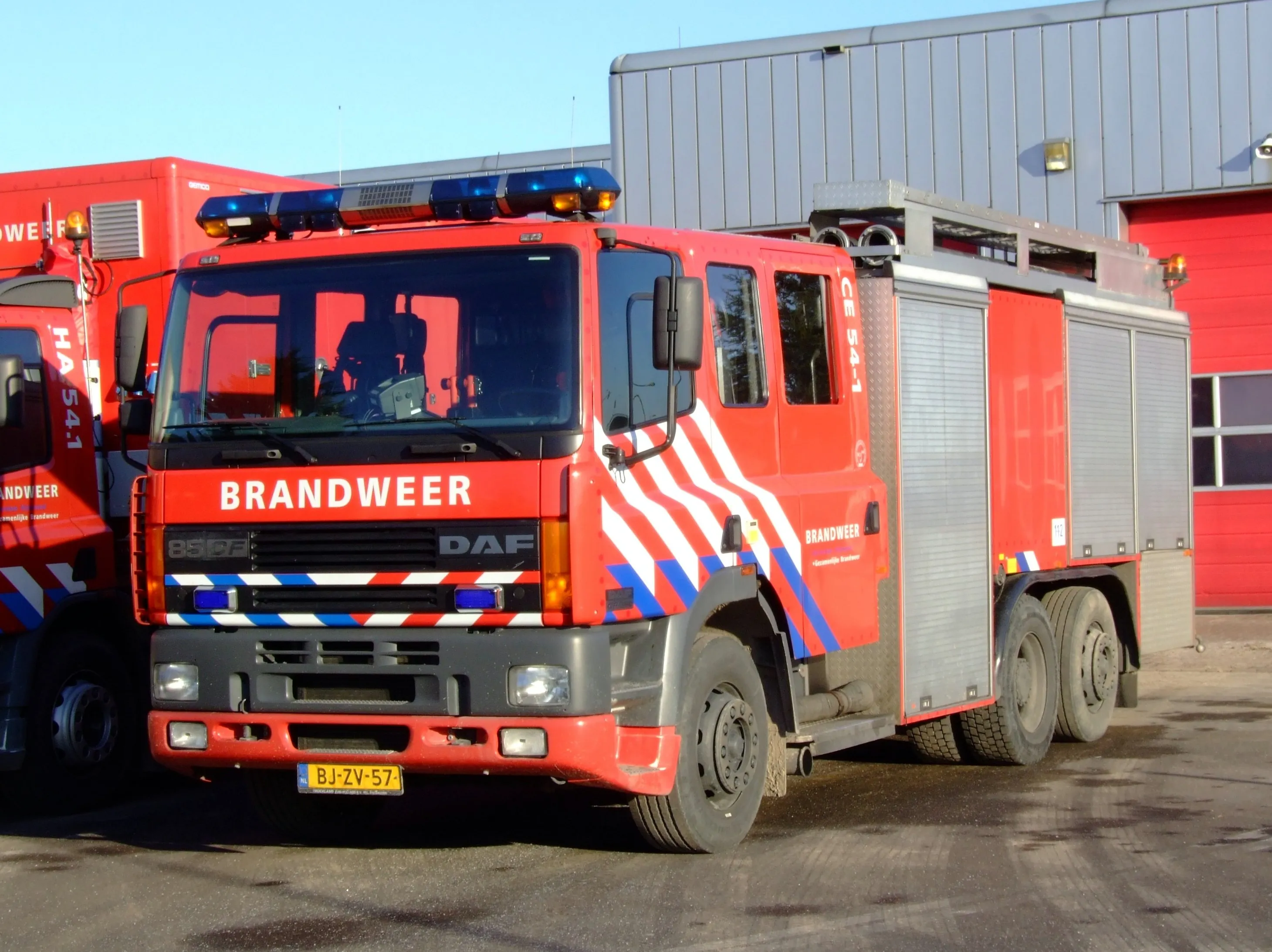 brandweer europoort daf 85 cf pic1 public domain alfvanbeem