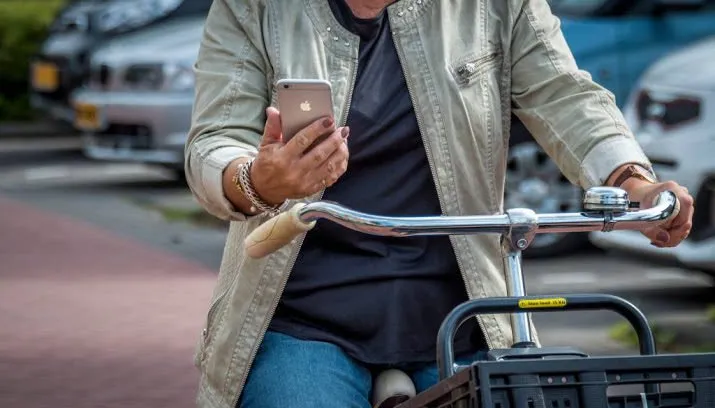 campagne tegen appen in het verkeer 715x408