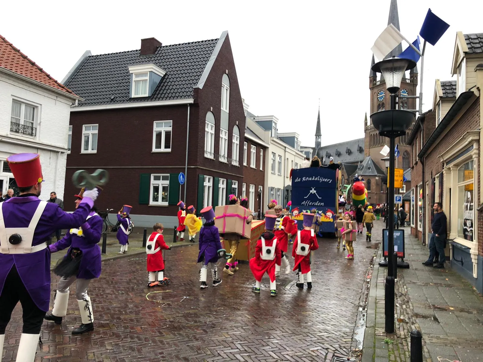 dc3f7124 8c6d 4172 8079 789e7d736872