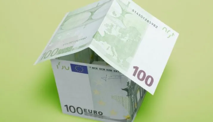 huis geld freepik 715x408