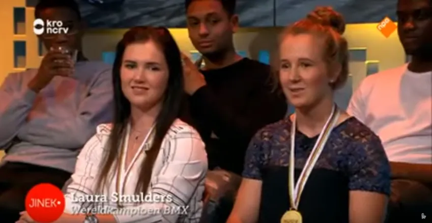 laura en merel smulders te gast bij jinek video