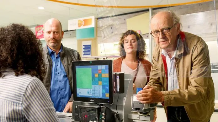 nieuws meekijken met pinnen foto