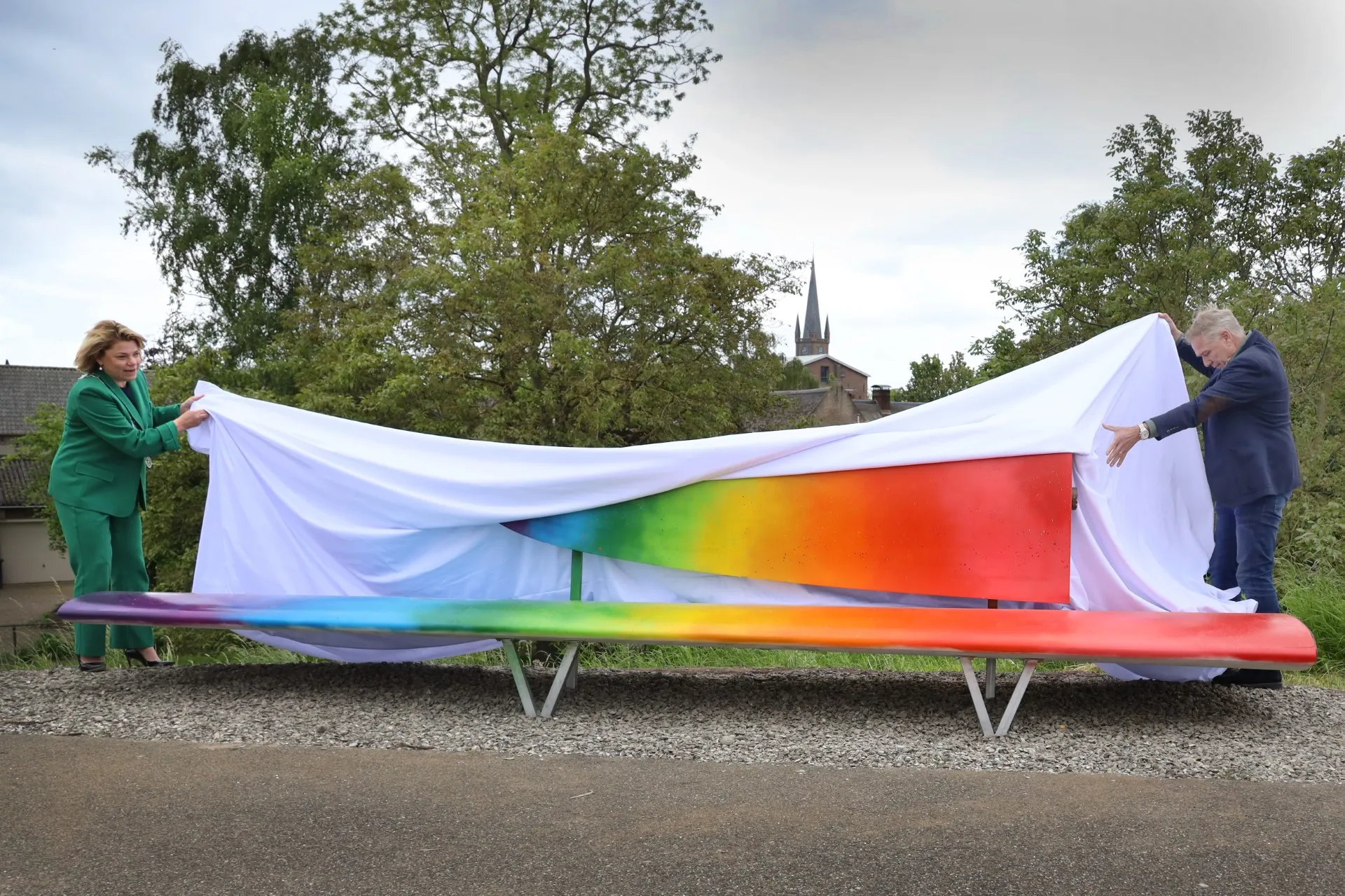 thumbnail 3885 druten regenboogbank klok 100 hansbarten2023