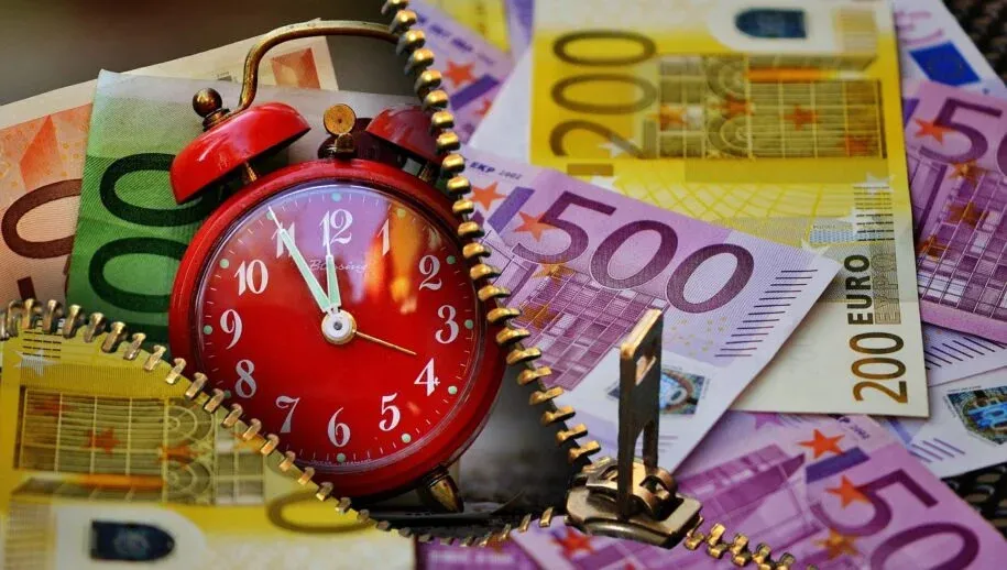 time is money gacafe6c7d 1920 geld publiek domein pixabay 915x518 1