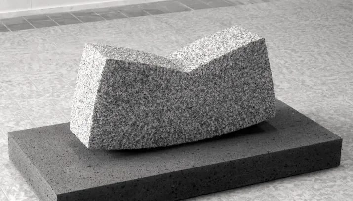 w zonder titel 2016 afm 120 x 60 x 52 foto 2 squashed 715x408