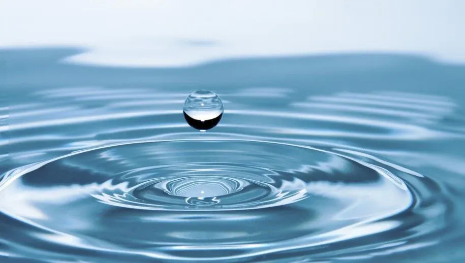 waterdruppel romy michaud pixabay 915x518 1