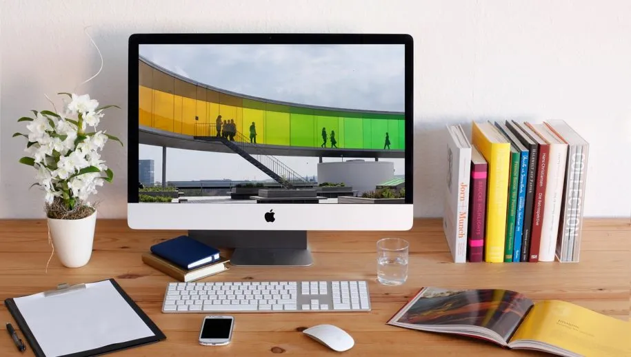 workplace 3236523 1280 werkplek computer 915x518