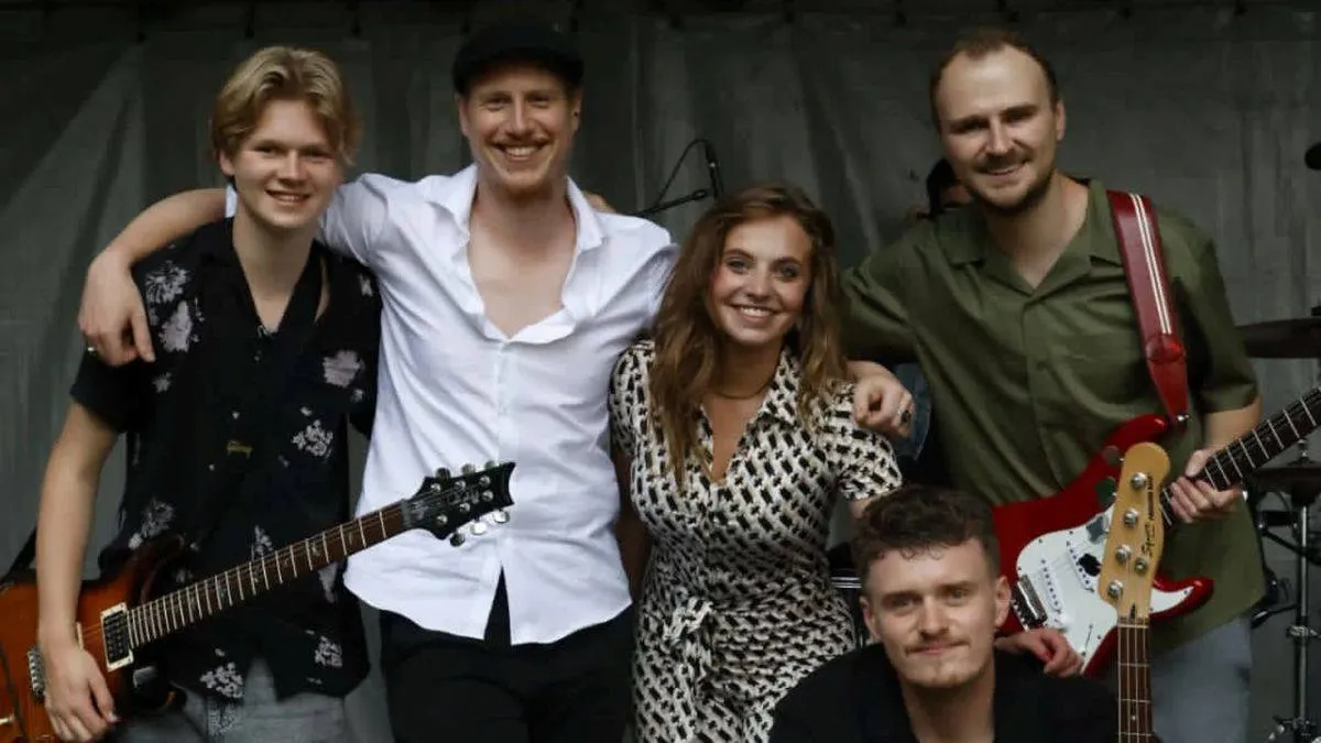 band between2rivers
