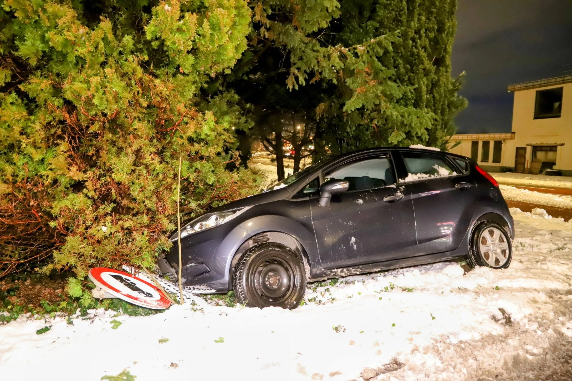 dfa883d6-e7cf-4ff0-9920-c9b64645fedf