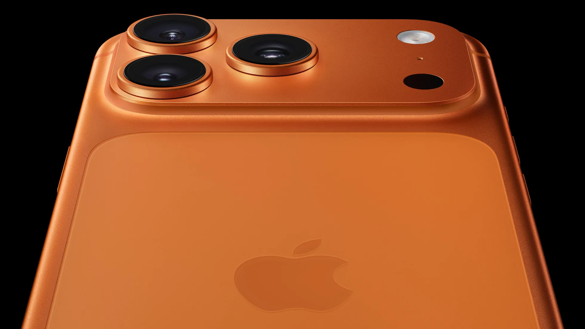apple iphone 17 pro camera close up 250909 bigjpglarge 2x