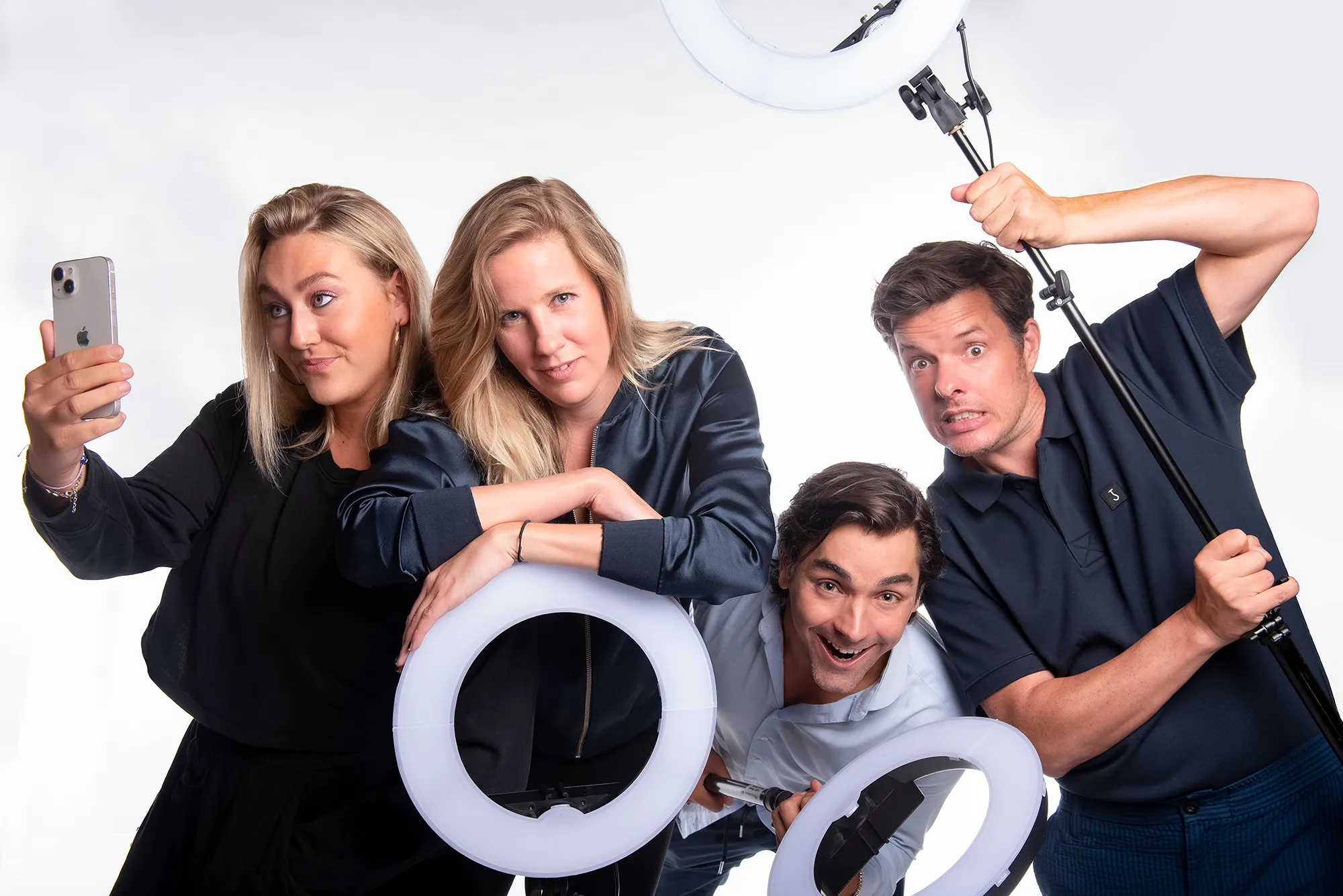 groepsfoto trap er niet influencer