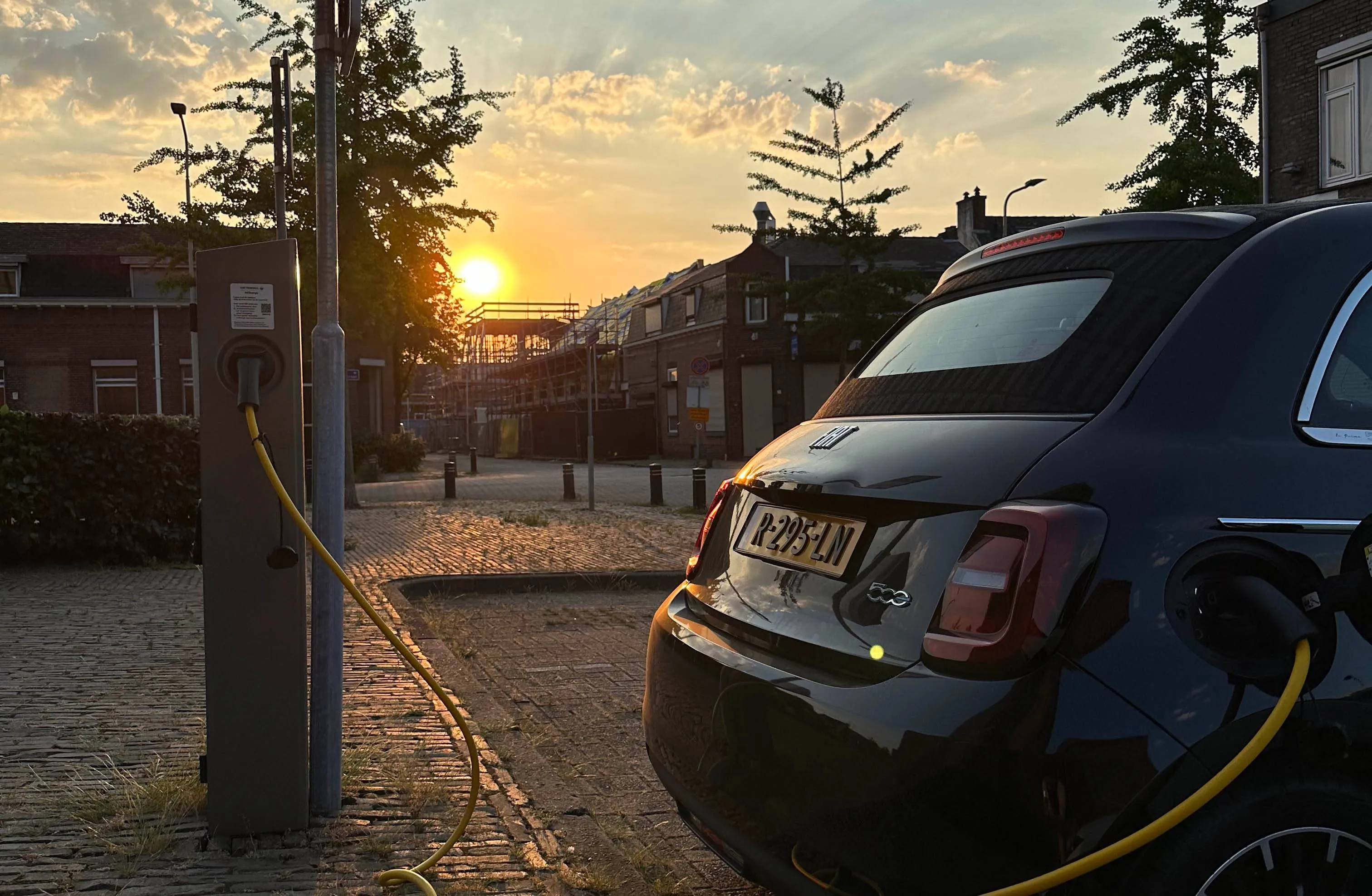 Elektrisch-laden-fiat-500