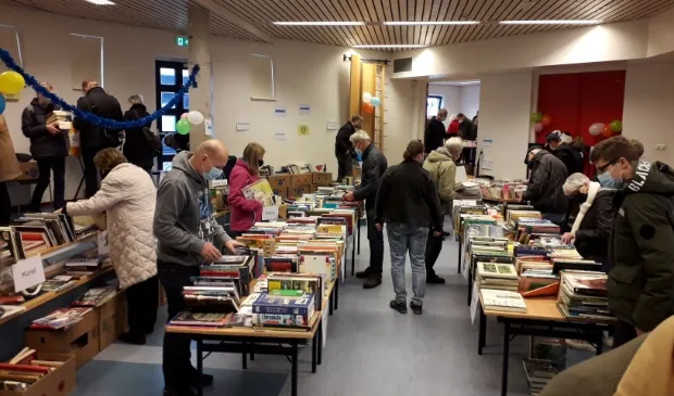 goedbezochte boekenbeurs foto lia van den eertwegh