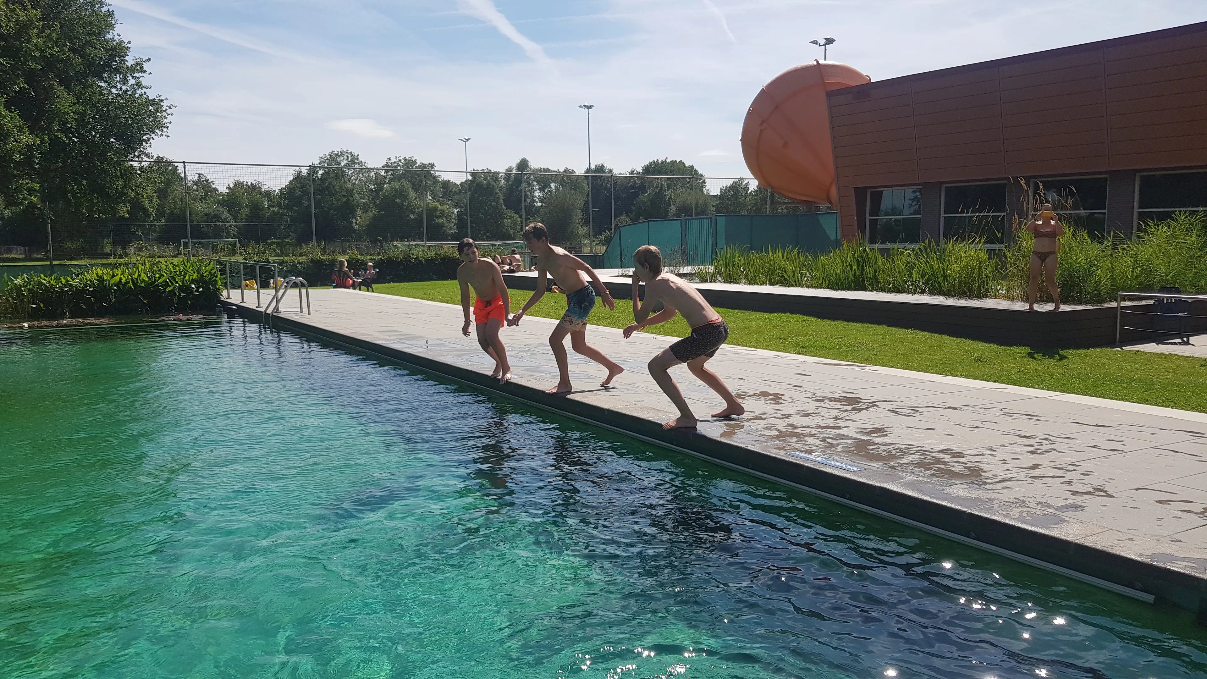 natuurgezuiverd buitenbad