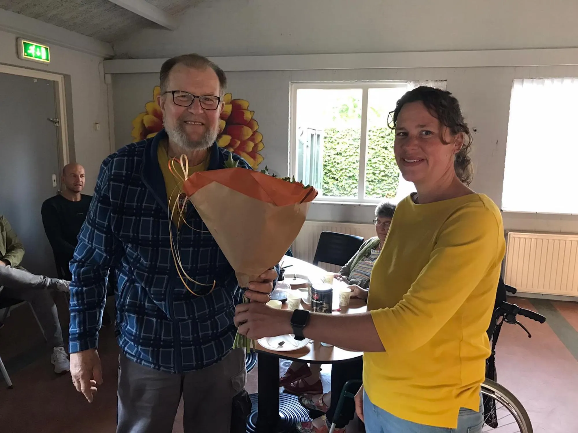 overhandigen bloemen naamgever 2021 10 11